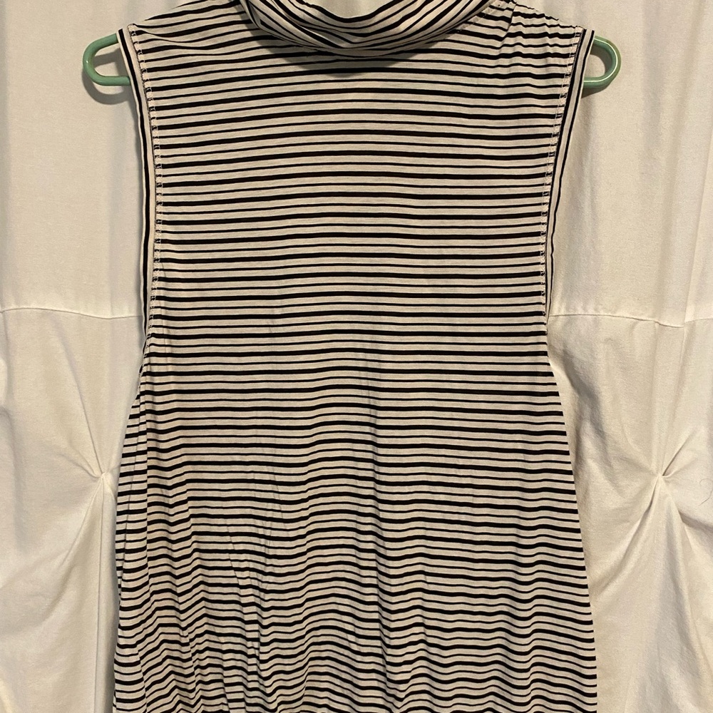 ACACIA tank top , black and white stripes, no flaws
